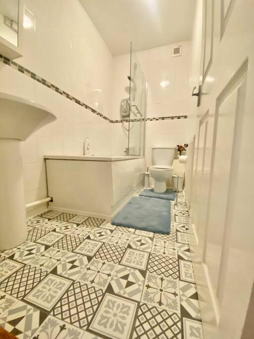 5 Bedroom House Near Cardiff City. Eksteriør billede